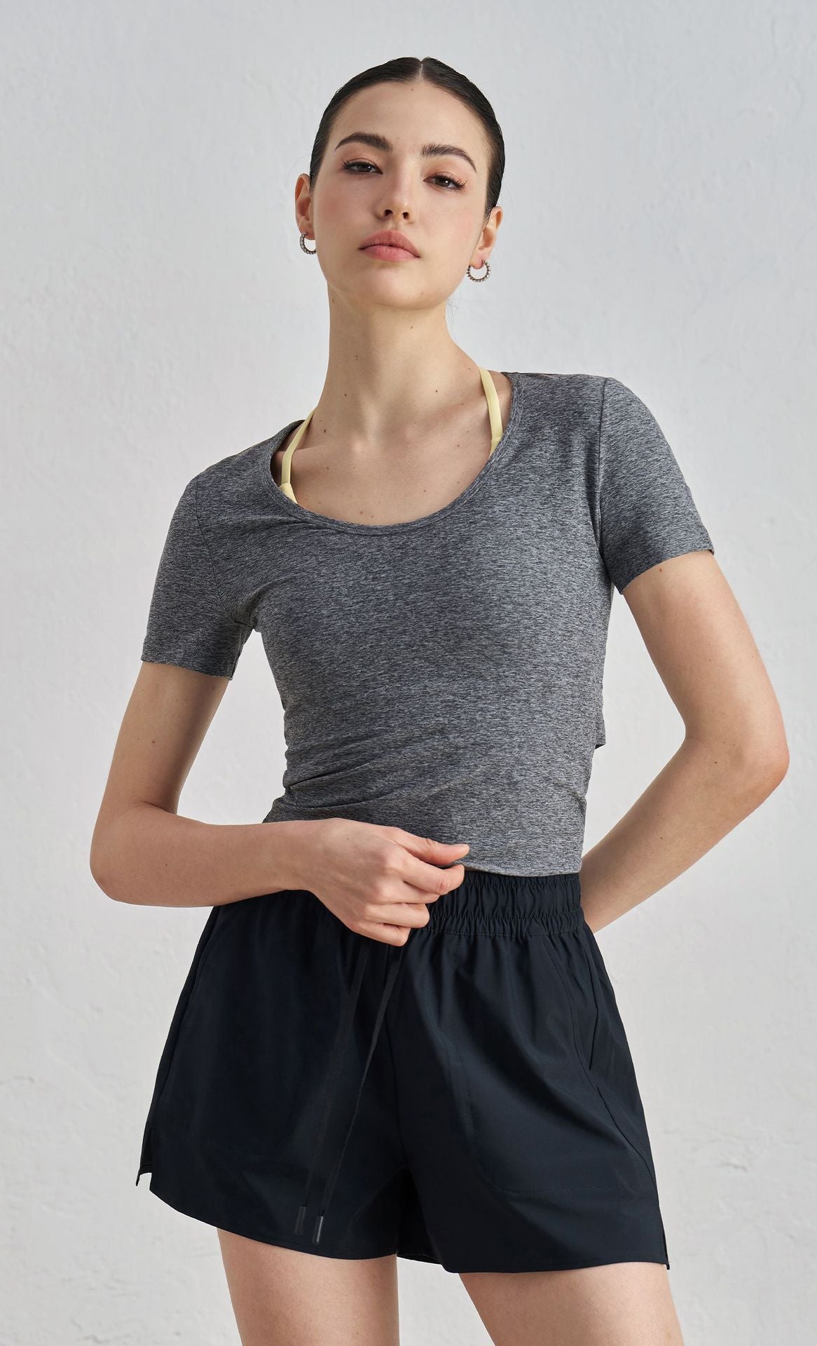 Round Neck Seamless Tee - Back Cutout Slim-Fit Yoga Top & Workout Shirt
