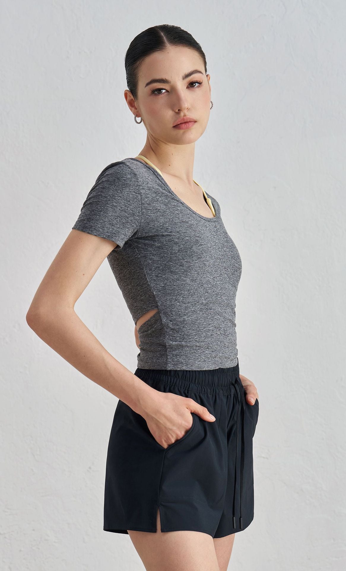 Round Neck Seamless Tee - Back Cutout Slim-Fit Yoga Top & Workout Shirt